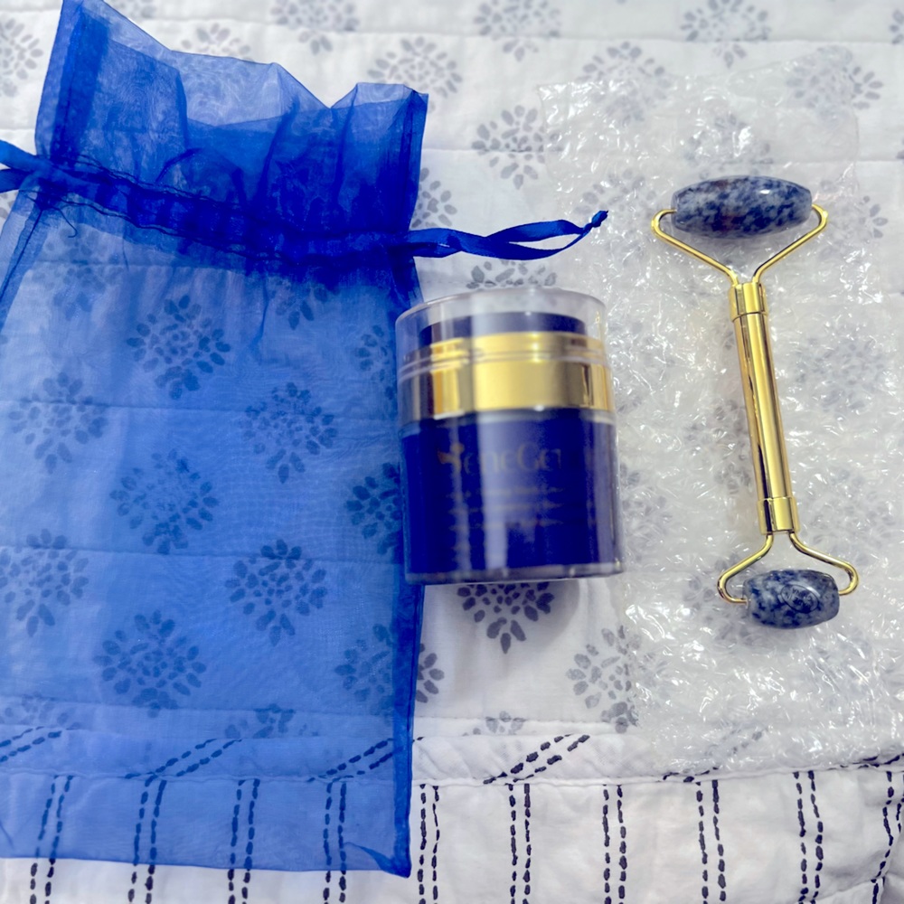 Senegence Neck Cream Deluxe Kit